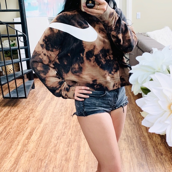 โ๏ธ Nike Cropped Sweater Crew Tie Dye - Picture 7 of 11